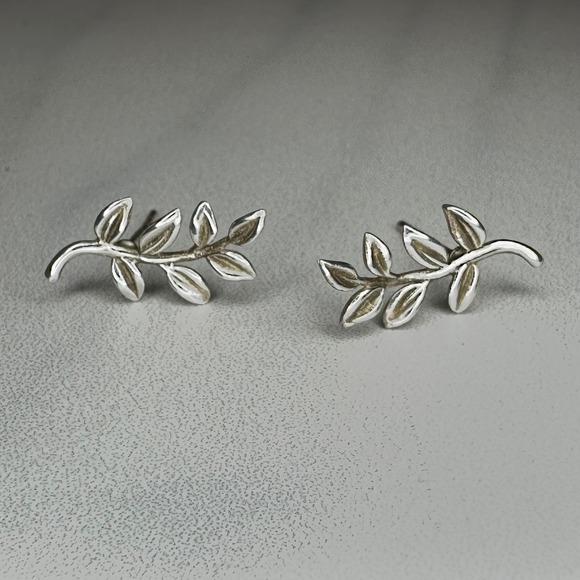 Jewelry - Sterling Silver Olive Branch‎ Leaf Climber Stud Earrings 925